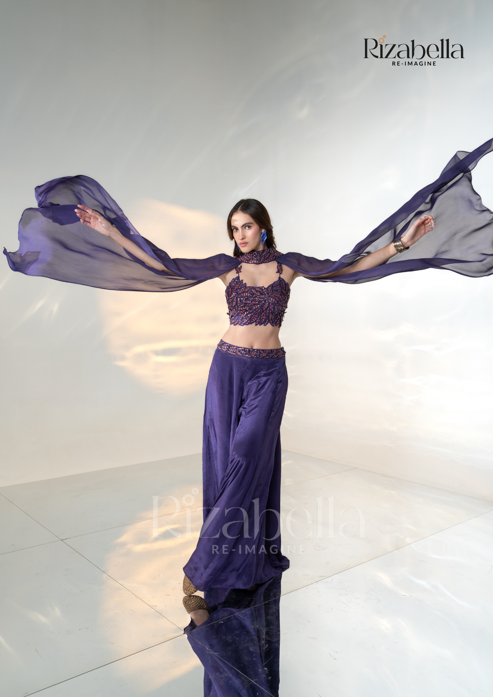 Regal Iris 3 PCS cape style with leaf work